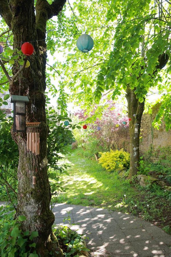 Gite La Loge Des Fees Latillé Exteriör bild
